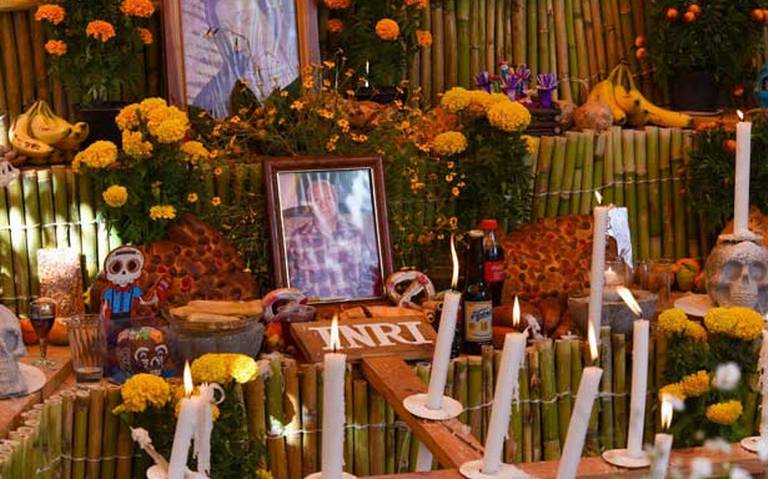 Altar de Muertos: Una ofrenda para los que ya no están que ha cambiado con  el tiempo día de muertos - La Prensa | Noticias policiacas, locales,  nacionales