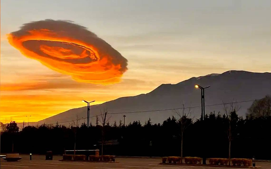 Video: Extraña nube con forma de ovni sorprende a cientos en Turquía - El  Sol de Zacatecas | Noticias Locales, Policiacas, sobre México, Zacatecas y  el Mundo