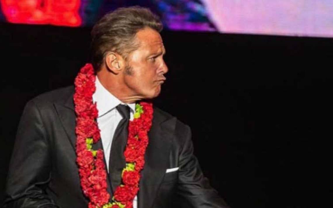 Luis Miguel reapareció rejuvenecido después de padecer supuestos