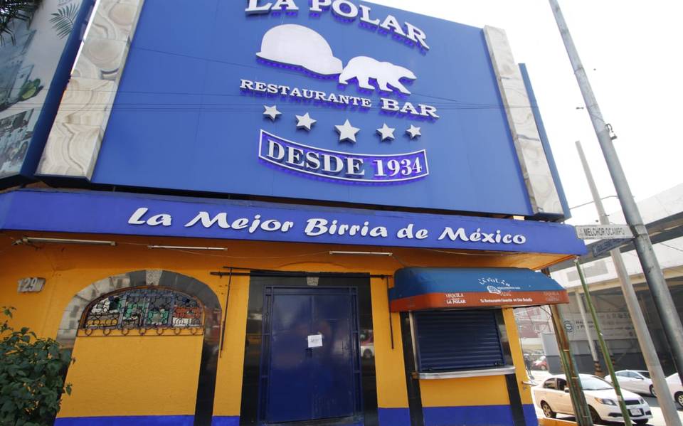 Así sacaron al cliente golpeado del restaurante bar La Polar [Imágenes  fuertes] - El Sol de México