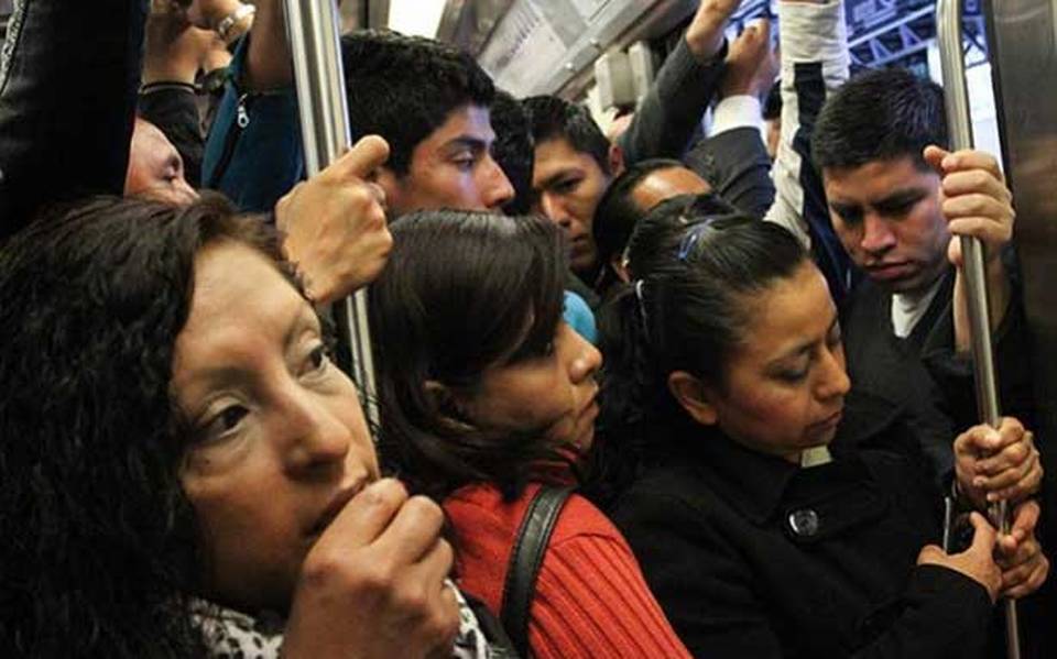 Polic a de la CDMX evitar el arrim n masivo en el Metro La