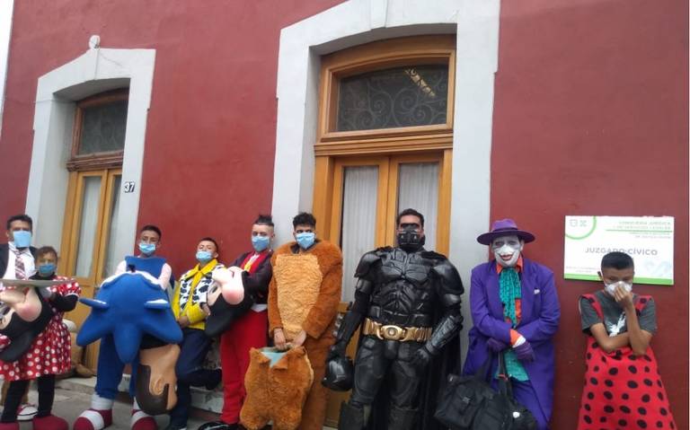 Detienen a Batman, Mikey Mouse, Woody y Sonic entre otros durante redada  contra artistas urbanos en el Centro Histórico - La Prensa | Noticias  policiacas, locales, nacionales