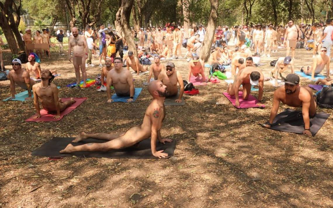 Fuera ropa! Nudistas invaden el Parque de la Amistad - La Prensa | Noticias  policiacas, locales, nacionales