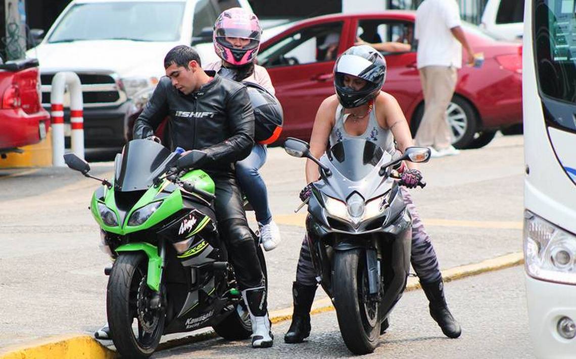 Acamoto 2018 mujeres desnudas en moto - a-lohas.jp